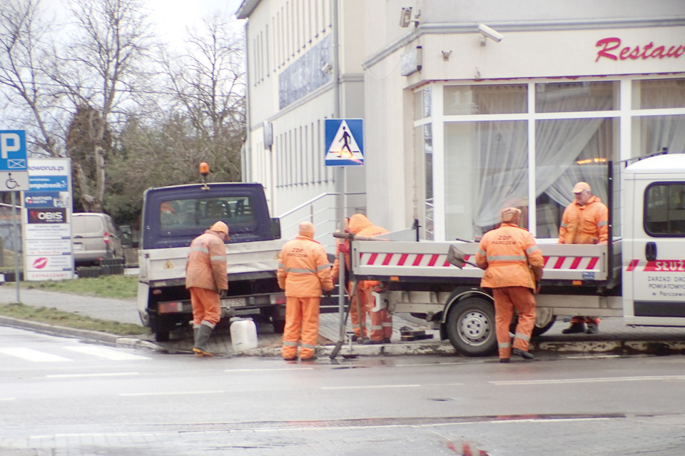 Mniej miejsc parkingowych na Strażackiej - Zdjęcie główne