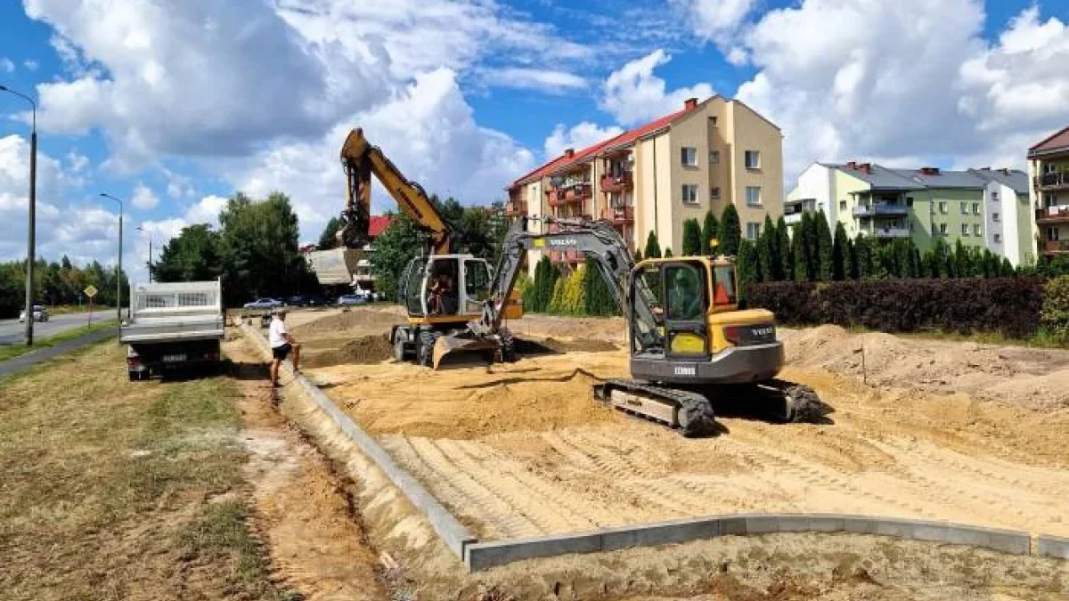 Parczew. Parking rośnie jak na drożdżach - Zdjęcie główne