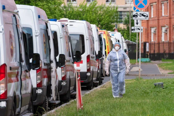 Koronawirus: Rząd zniesie stan epidemii i paszporty covidowe? Minister zdrowia zdradził szczegóły - Zdjęcie główne