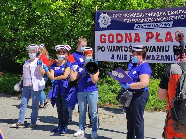 Pielęgniarki z Parczewa protestowały w Warszawie. „Szpital nie wypłaca nam dodatków covidowych” - Zdjęcie główne