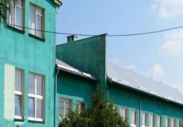 Powiat parczewski: możesz kupić budynek po dawnej szkole - Zdjęcie główne