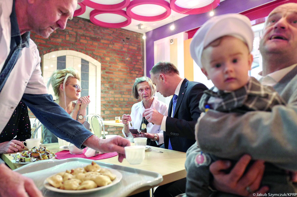 Prezydent w Lubartowie: zajechał do baru mlecznego na pierogi. Potem ogłosił, że będzie kandydował - Zdjęcie główne