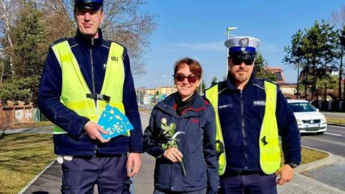 Parczew. Policjanci przypominali zasady bezpieczeństwa - Zdjęcie główne