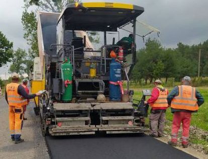 Gmina Dębowa Kłoda: Zamknięty fragment drogi powiatowej - Zdjęcie główne