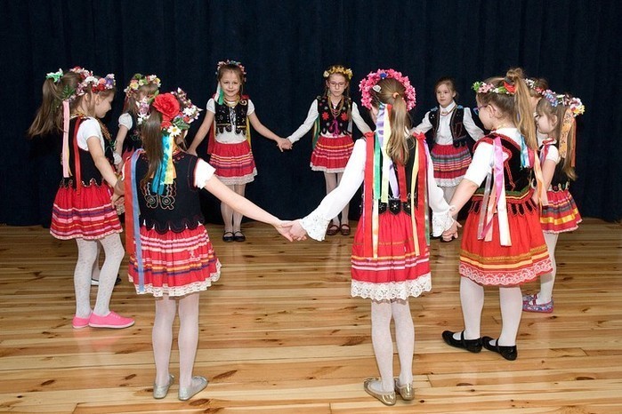 Dzień Babci i Dziadka okazją do zabawy - Zdjęcie główne