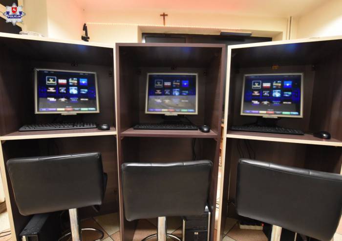 Parczew: Policjanci odkryli nielegalny salon gier. Zabezpieczyli komputery i pieniądze - Zdjęcie główne