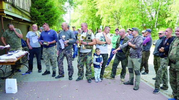 Łowili i wypuszczali ryby w Białce - Zdjęcie główne