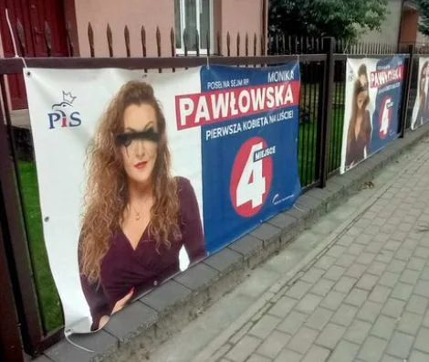 Parczew. Uszkodzenie banerów wyborczych polityków PiS. Na jakim etapie jest sprawa? - Zdjęcie główne