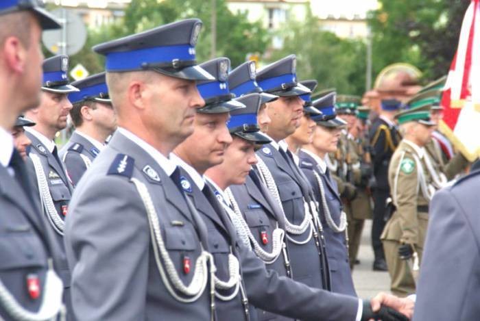 Podwyżki dla policjantów i posterunki w gminach - Zdjęcie główne