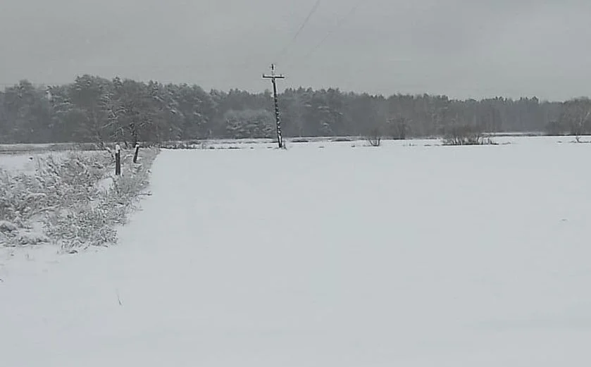 Pierwszy śnieg w powiecie parczewskim. Sytuacja na drogach - Zdjęcie główne