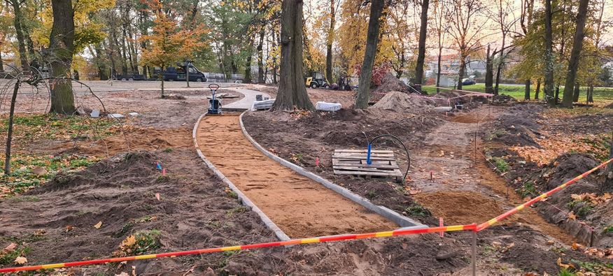 Parczew: przebudowują park przy Kościelnej/Ogrodowej  - Zdjęcie główne