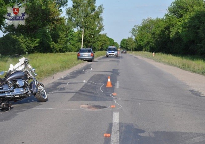 Wjechał bezpośrednio przed jadący z przeciwka motocykl - Zdjęcie główne