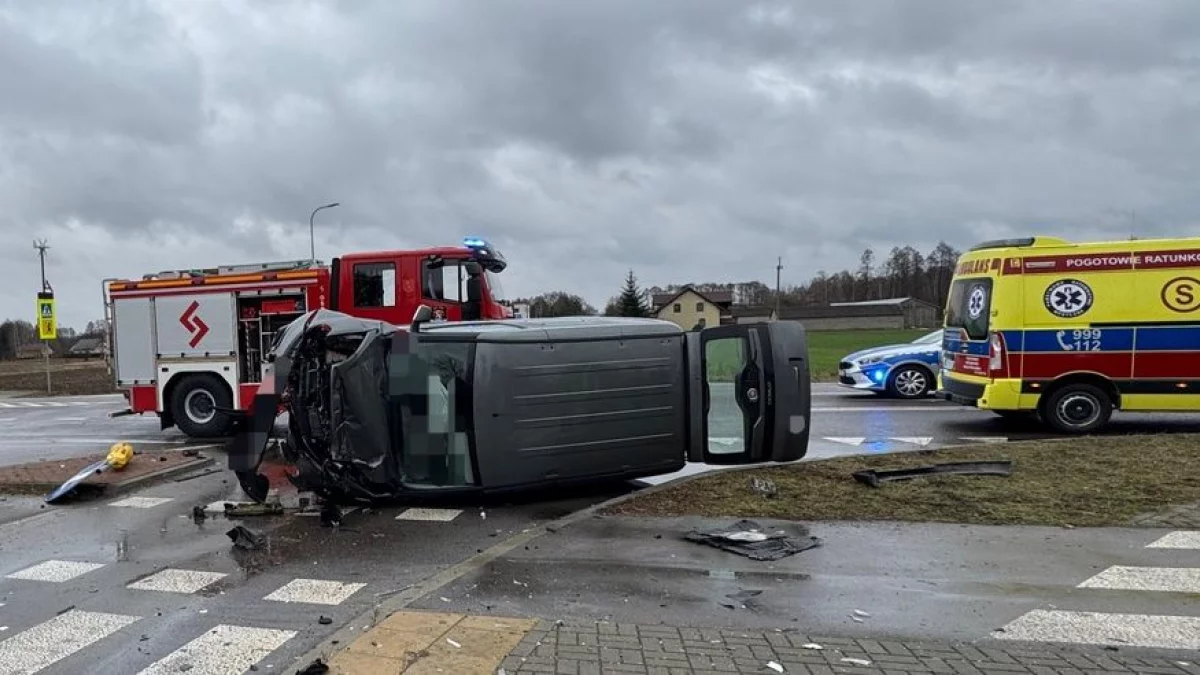 Gmina Siemień. Poważny wypadek na DW-815. Trzy osoby ranne - Zdjęcie główne