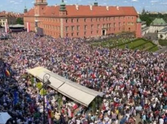 Parczewianie na wielkim marszu opozycji w Warszawie - Zdjęcie główne