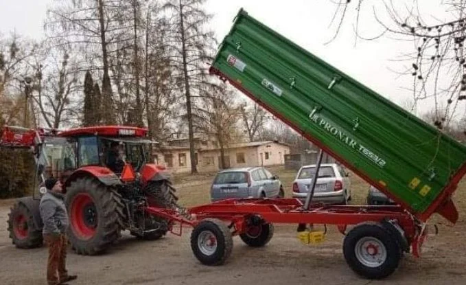 Dębowa Kłoda: najpierw kupili ciągnik, teraz przyczepę - Zdjęcie główne