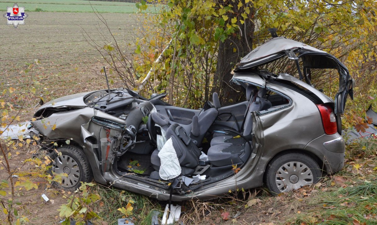 Pow. parczewski: Wypadek między Przewłoką a Dębową Kłodą. Trzy osoby w szpitalu - Zdjęcie główne