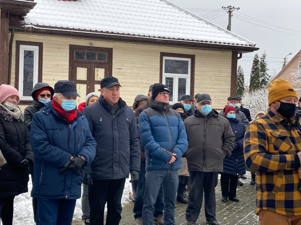 Gmina Dębowa Kłoda: upamiętnili zbrodnię sprzed 79 lat (zdjęcia) - Zdjęcie główne