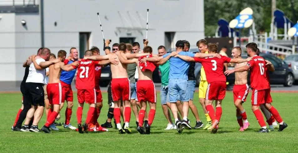 Co gol to piękniejszy! Zasiuk pogrążył Dąb. Asysta Oponowicza - Zdjęcie główne