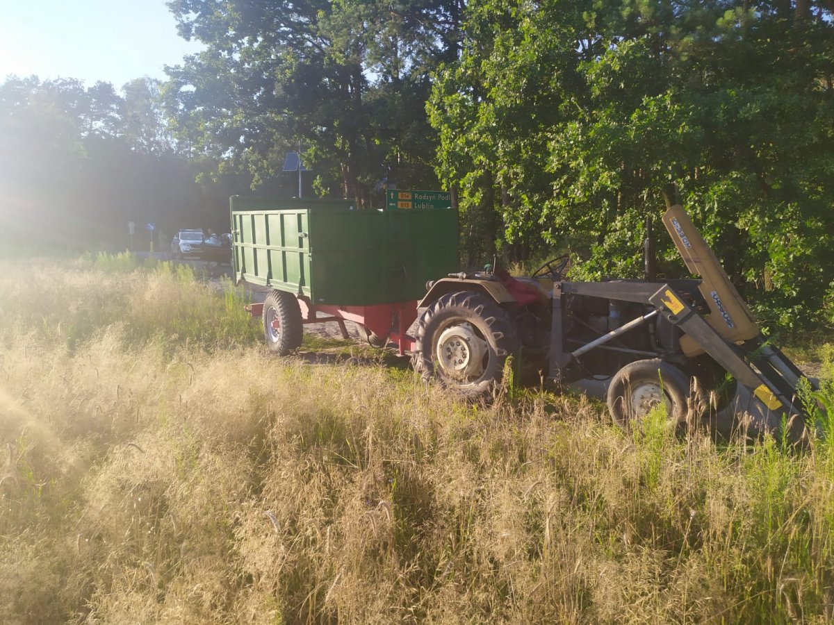 Ciągnik nie miał aktualnego przeglądu, kierowca był trzeźwy - Zdjęcie główne