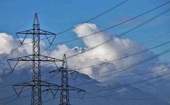 W tych miejscowościach nie będzie prądu. Planowane przerwy w dostawach energii elektrycznej w powiecie parczewskim - Zdjęcie główne