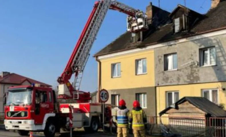 Pożar w Podedwórzu. Nadzór budowlany nakazał eksmisję, trwa zbiórka pieniędzy na remont  - Zdjęcie główne