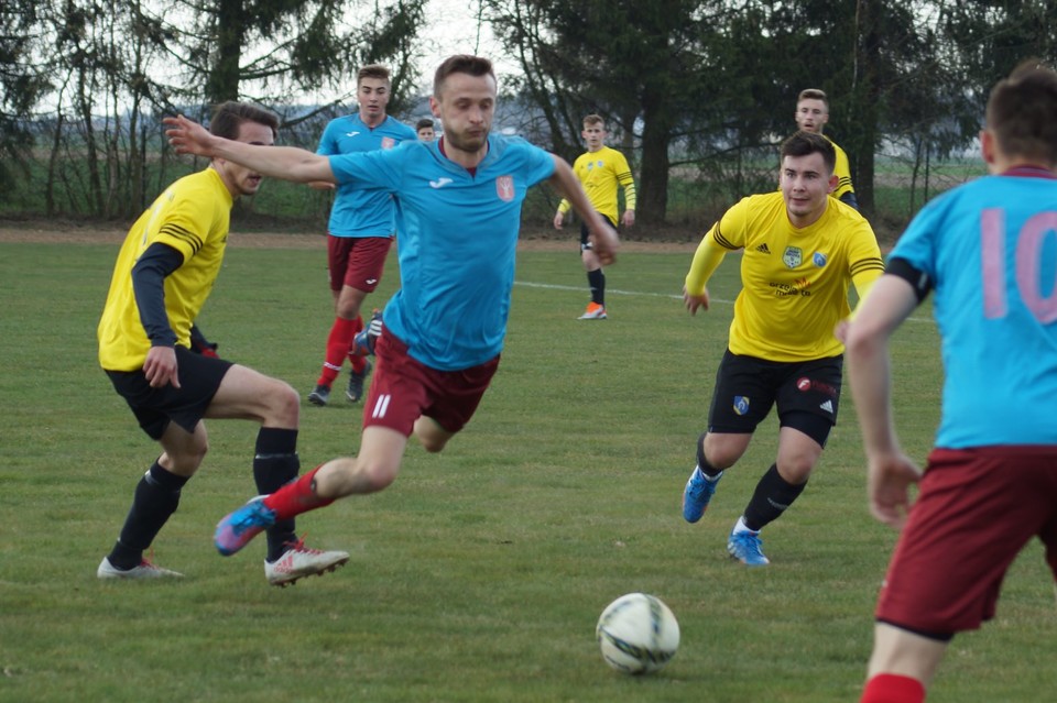 Gładkie 3:0 i wygrana z liderem - Zdjęcie główne