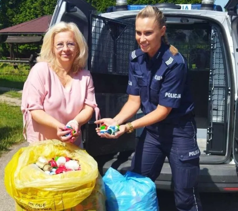 Powiat parczewski. 14-latek nie mówi i nie widzi. Policjanci zbierają dla niego nakrętki - Zdjęcie główne