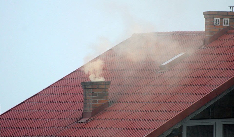 Pyły i smród wiszą nad miastem - Zdjęcie główne