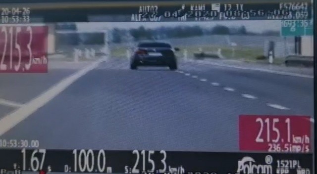 Nie zauważył radiowozu, bo jechał ponad 200 km/h - Zdjęcie główne