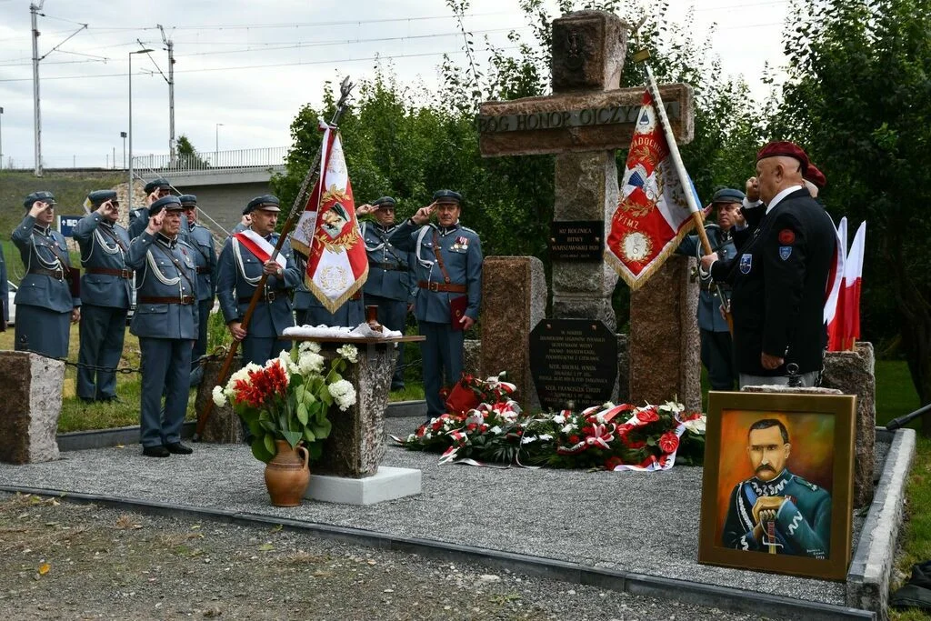 Odsłonięto pomnik upamiętniający Bitwę Warszawską - Zdjęcie główne