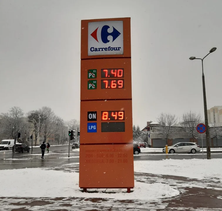 Drastyczny skok cen na stacjach paliw - Zdjęcie główne