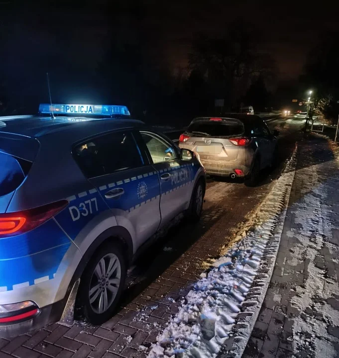 Pieszy wtargnął na jezdnię. Mazda nie wyhamowała - Zdjęcie główne