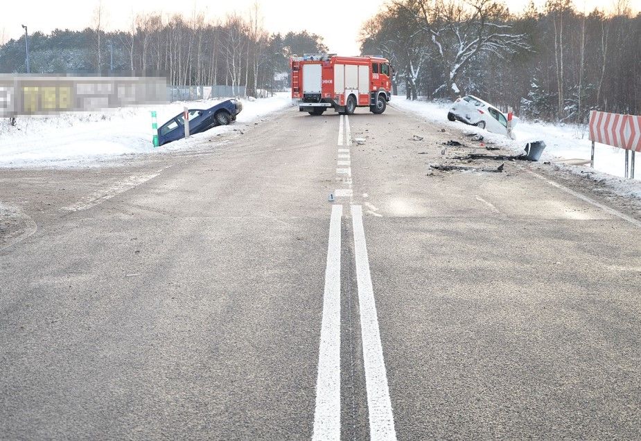 18-letni kierowca doprowadził do zderzenia przy wyprzedzaniu - Zdjęcie główne