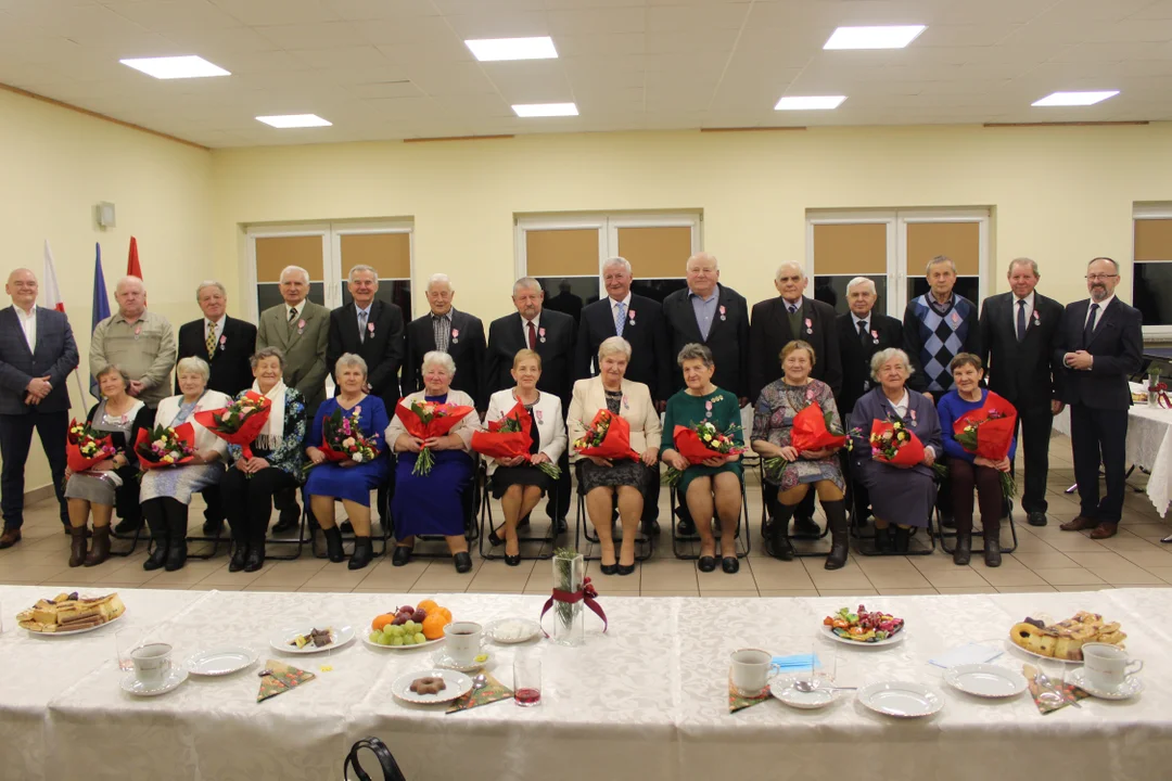 Złote małżeństwa z gm. Żyrzyn z medalami od prezydenta (Zdjęcia) - Zdjęcie główne