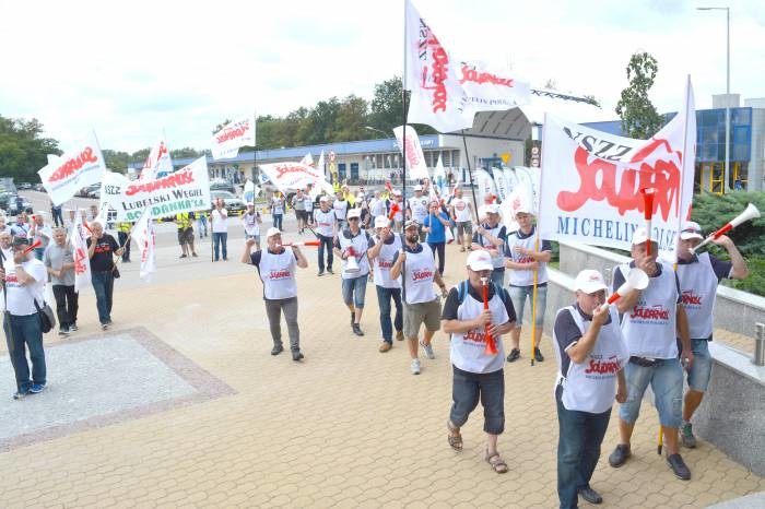 Związkowcy: Przywróćcie do pracy naszego kolegę - Zdjęcie główne