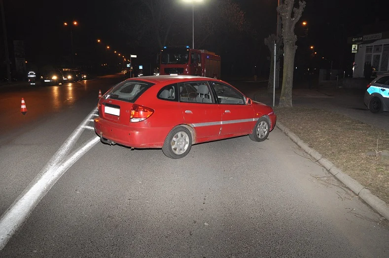 Biała Podlaska: Wbiegła wprost pod nadjeżdżający samochód. Trafiła do szpitala - Zdjęcie główne