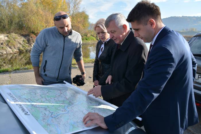 Most na Wiśle przeszedł naszym koło nosa. Budują sąsiedzi - Zdjęcie główne