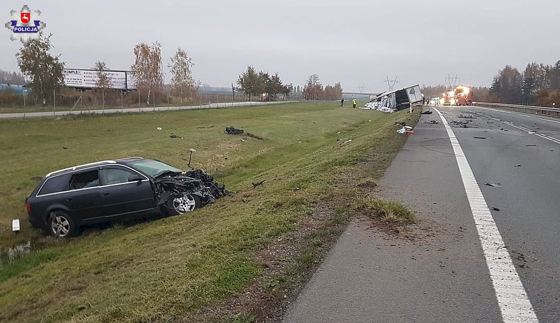 W Anielinie zderzyły się dwa samochody. Kierowca audi zasnął za kierownicą - Zdjęcie główne