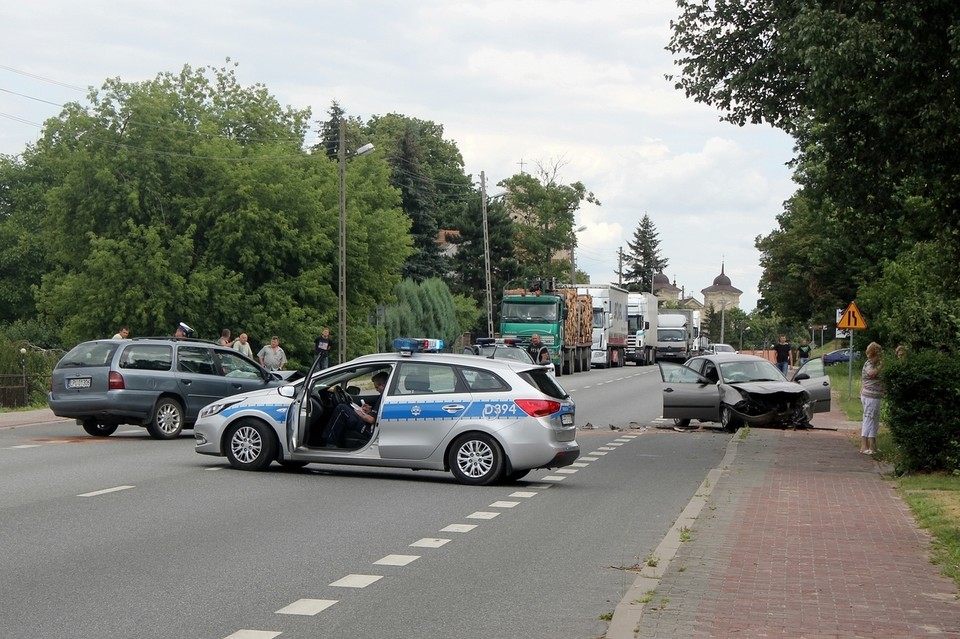 Wypadek w Końskowoli. Trzy osoby w szpitalu (zdjęcia) - Zdjęcie główne