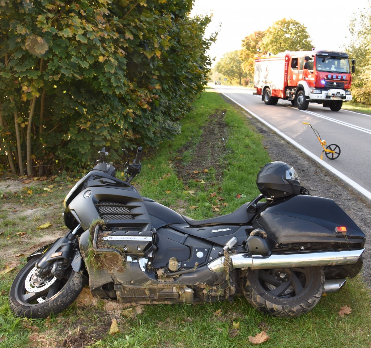 Powiat puławski: Motocykl zderzył się z samochodem. Jeden kierowca w szpitalu - Zdjęcie główne