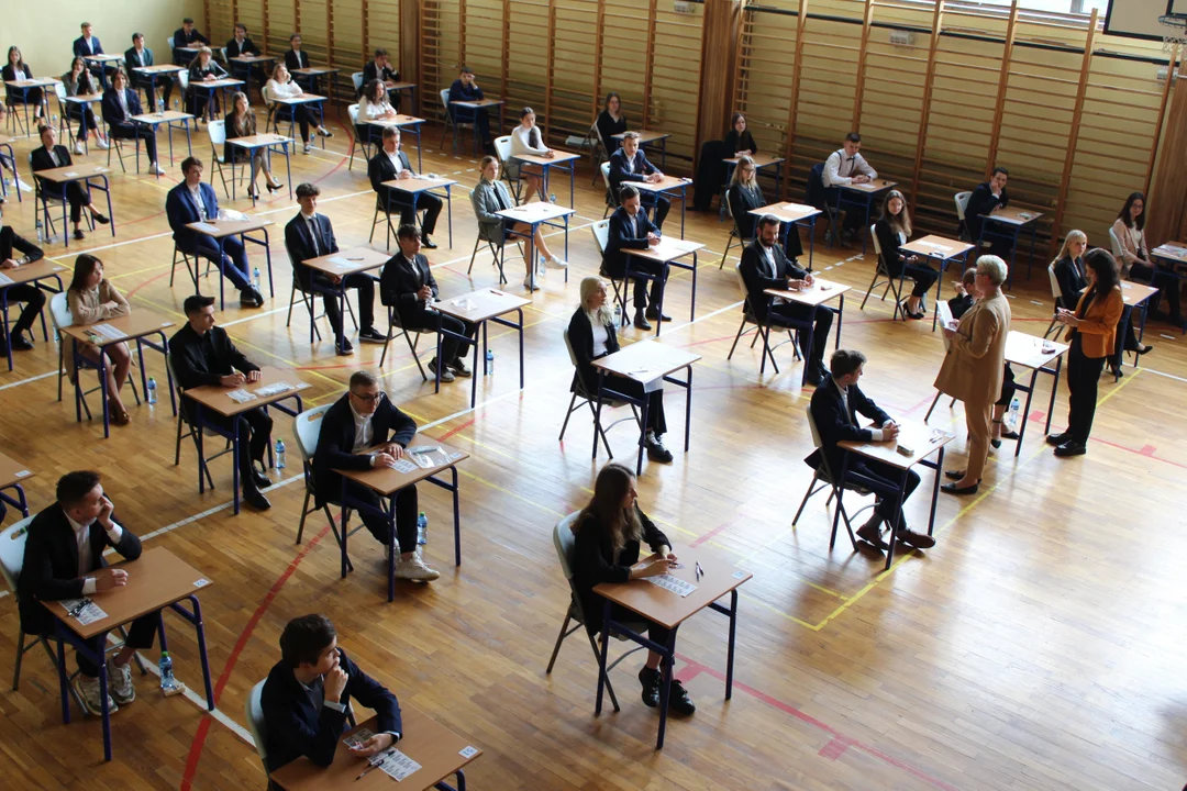 Tak maturę zdali maturzyści w powiecie puławskim - Zdjęcie główne