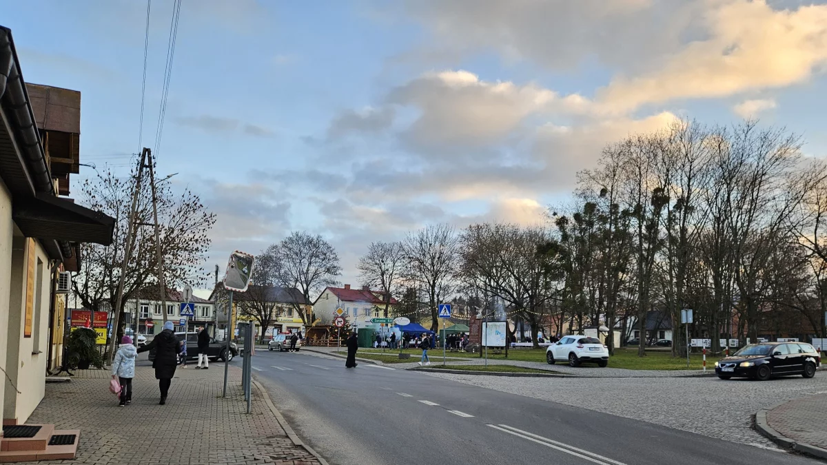 Środowy targ w Wąwolnicy przeniesiony na Rynek - Zdjęcie główne