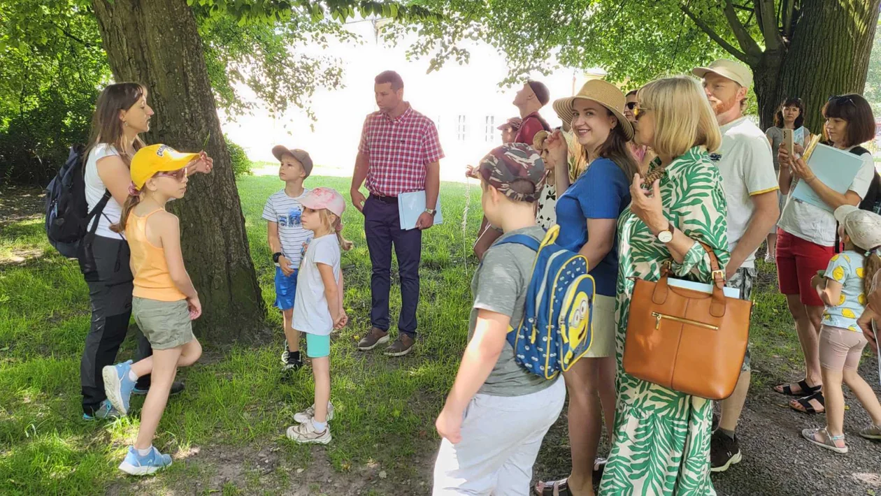 "O czym szumi las?", czyli wycieczka z przyrodnikiem - Zdjęcie główne