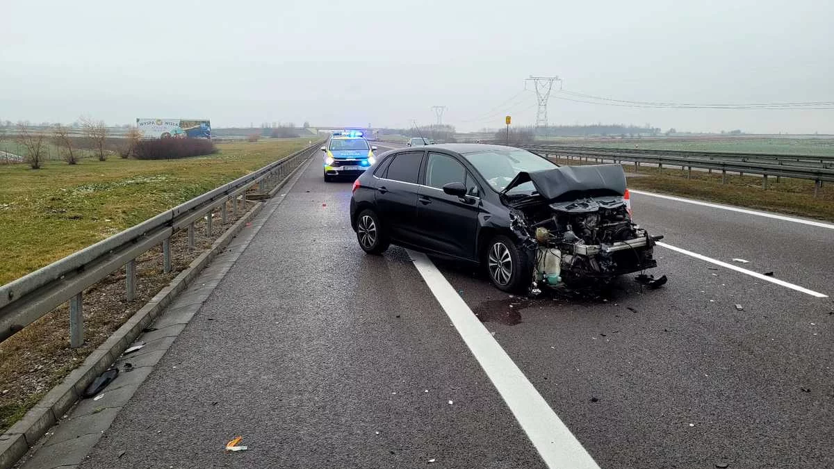 Kierowca citroena zasnął za kierownicą - Zdjęcie główne