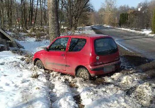 Miał prawie 4 promile. Wjechał do rowu - Zdjęcie główne