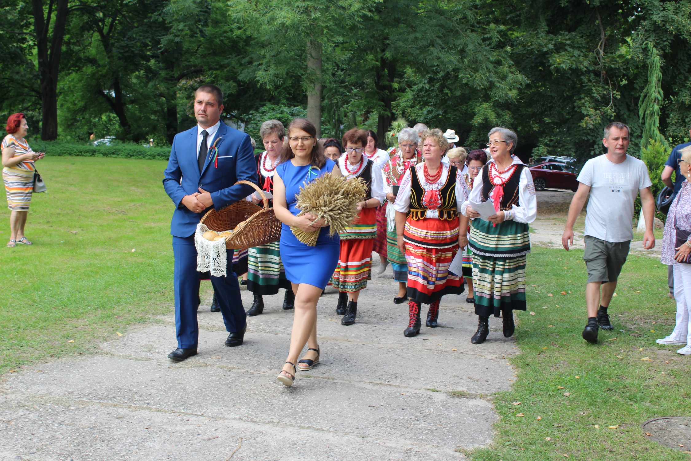 Tak mieszkańcy gminy Janowiec bawili się na dożynkach (galeria) - Zdjęcie główne