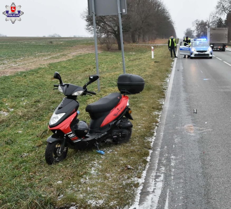 Gm. Puławy: Motorowerem wjechał do rowu - Zdjęcie główne