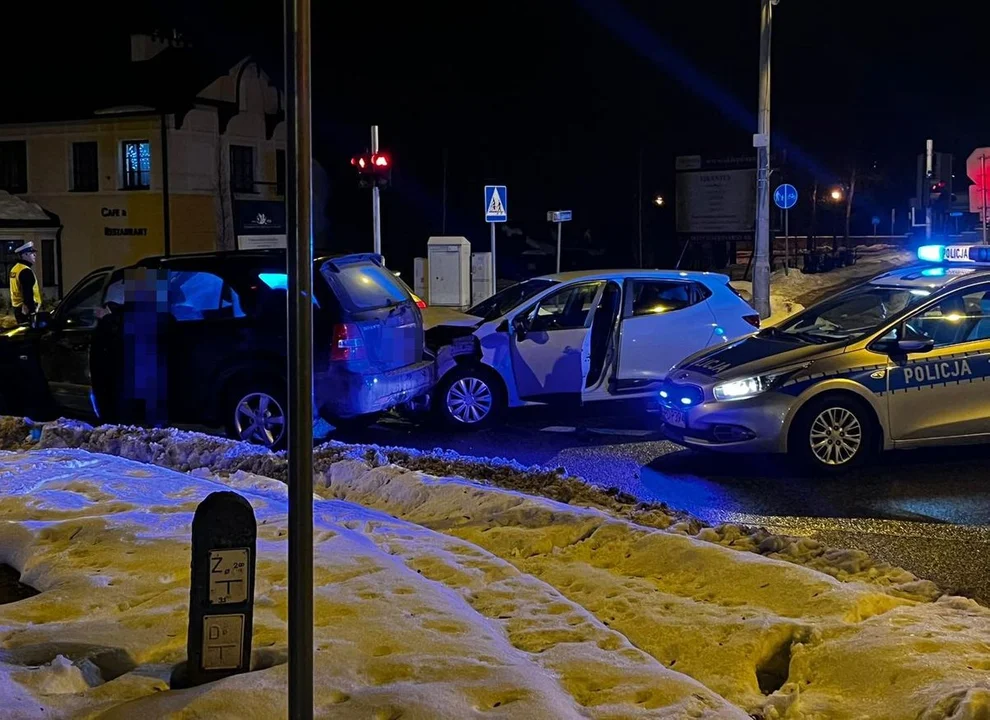 Puławy: Zderzenie aut na skrzyżowaniu - Zdjęcie główne