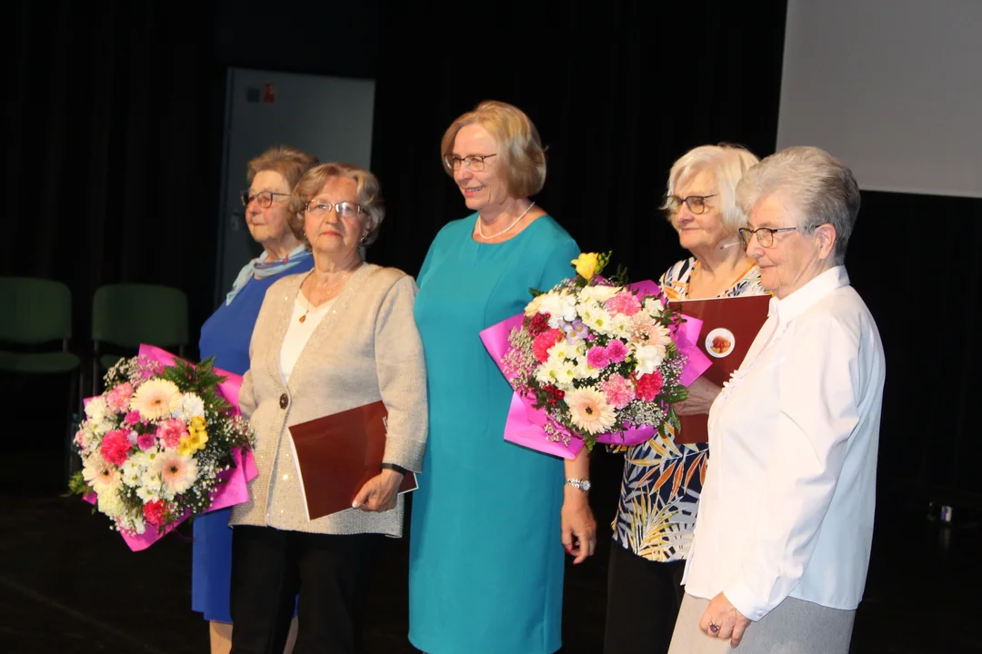 Seniorzy "studiują" w Puławach już 30 lat (galeria) - Zdjęcie główne