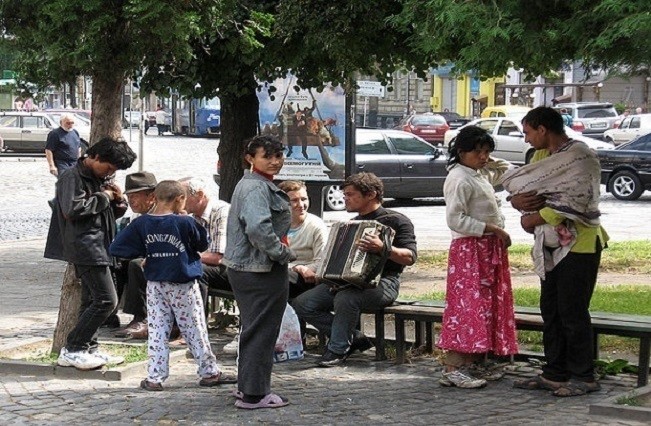 100 tys. zł na remonty mieszkań Romów - Zdjęcie główne